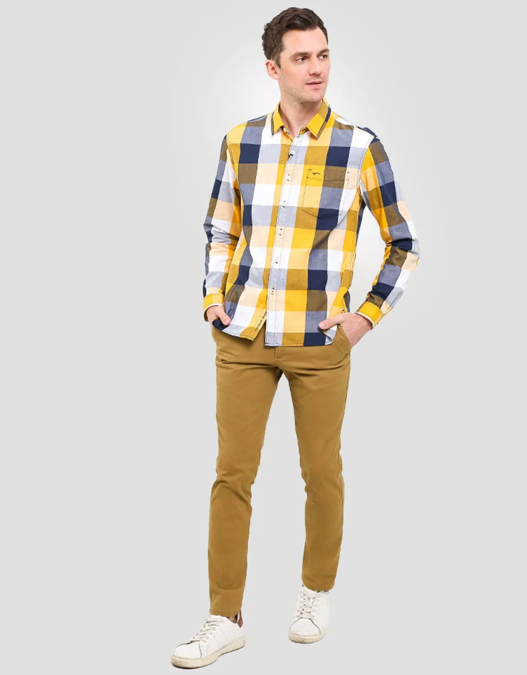 Cardinal Formal Officer Celana Chinos Pria